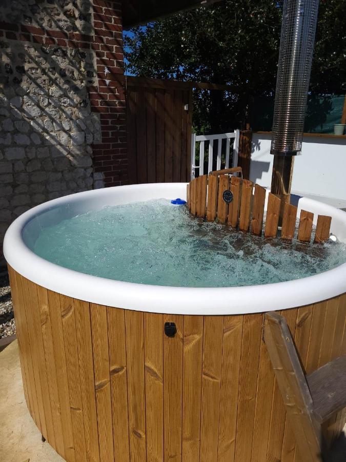 Au Bain Normand : Bain Nordique Et Detente. Goderville Exterior foto
